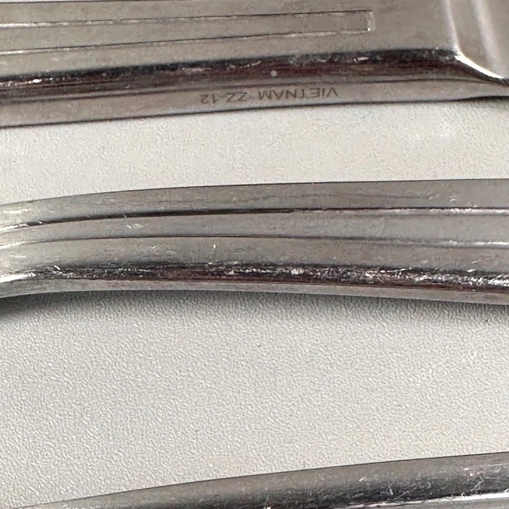 Oneida LIFT Stainless Flatware Slot Handle Modernist 7-Pc Set Knives Forks Spoon